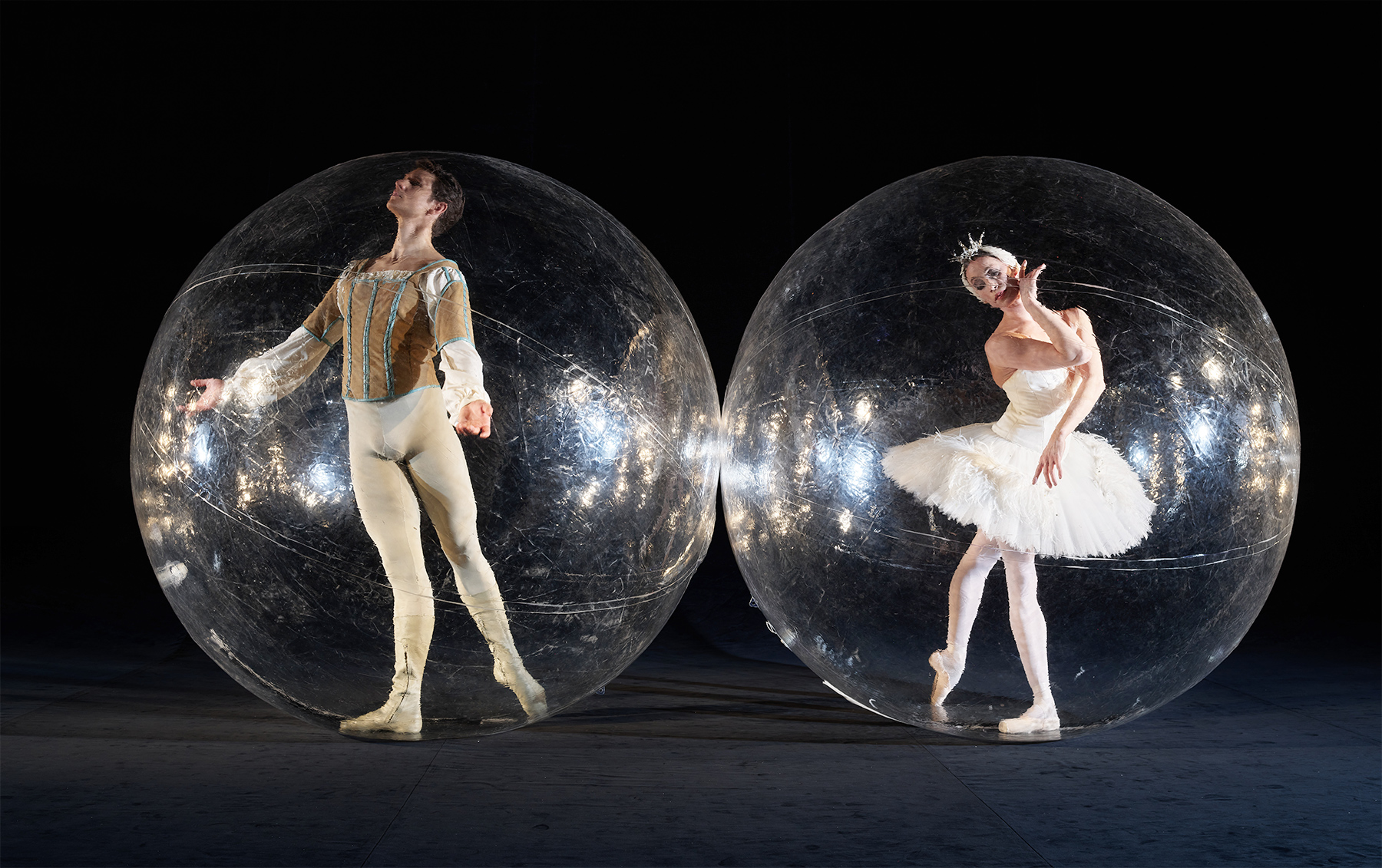Social Distance Stacks with Ballett Stuttgart